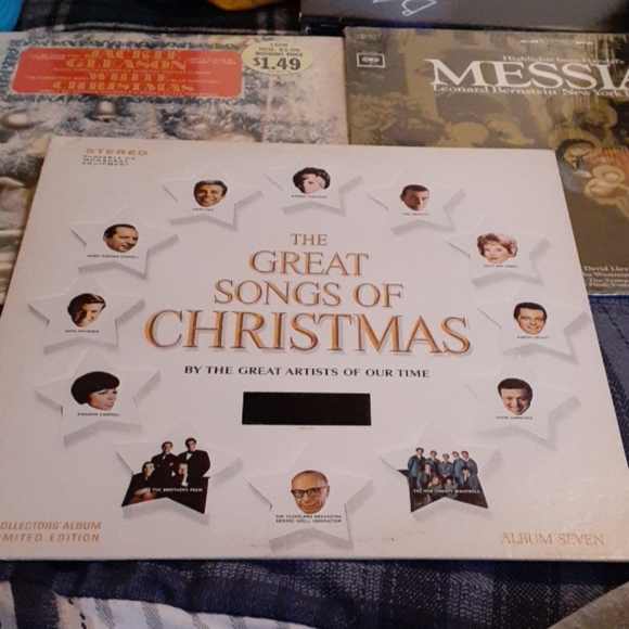 Bundle of Christmas albums (6 albums total) - Picture 4 of 4